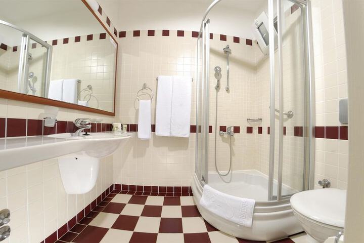Clean Restrooms
