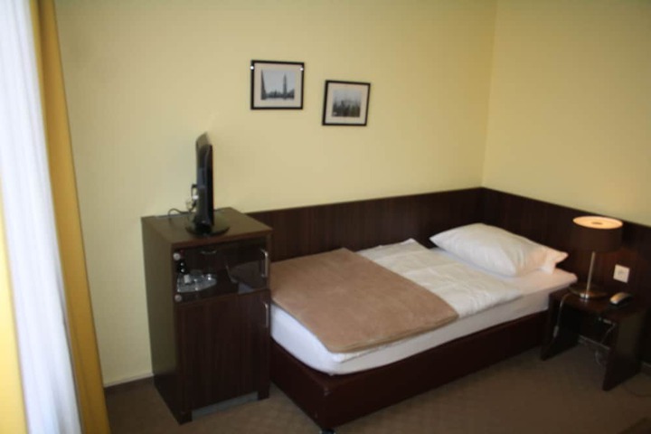Room 7 of 46
