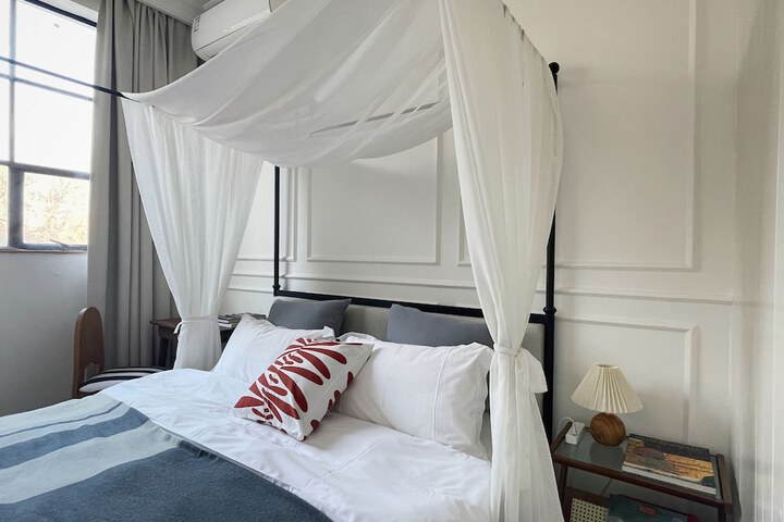 Room 6 of 29