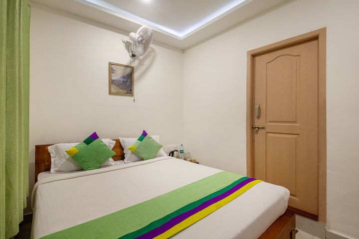 Room 15 of 34