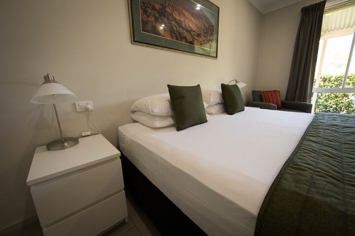 Room 5 of 25
