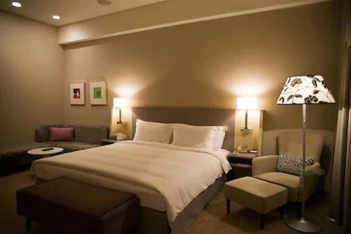 Room 16 of 54