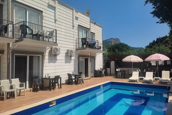 Garden Prizma Hotel & Rooms