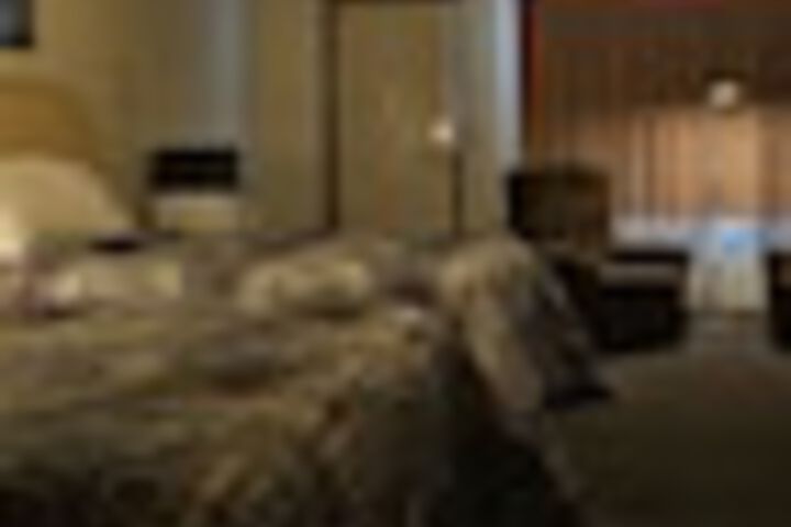 Room 8 of 120