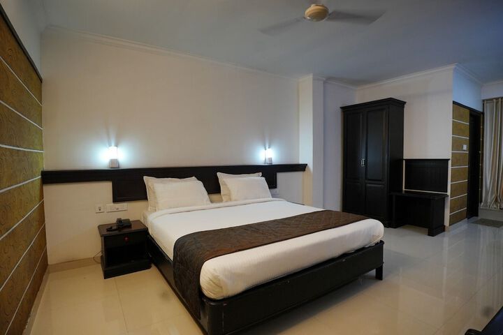 Room 3 of 9