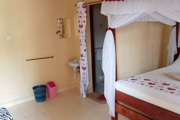 Room 8 of 27