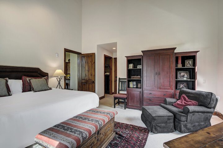 Room 63 of 493