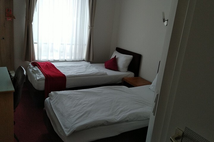 Room 33 of 56