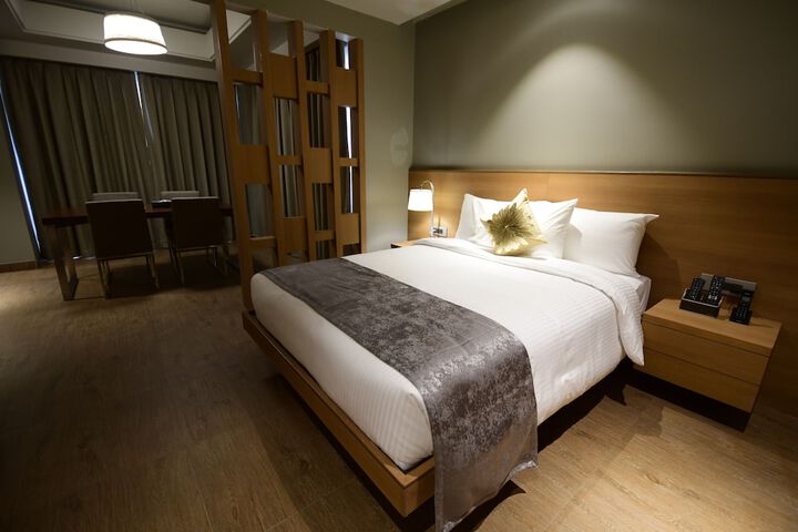 Room 8 of 41
