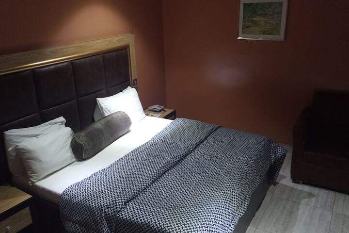Room 8 of 31