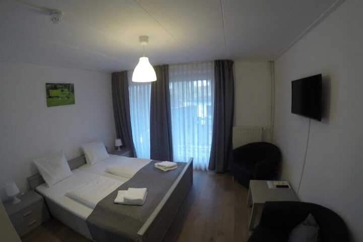 Room 14 of 60