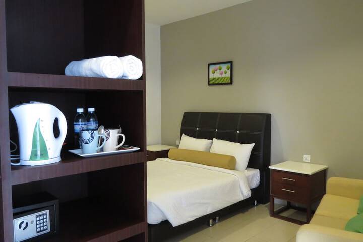 Room 10 of 25