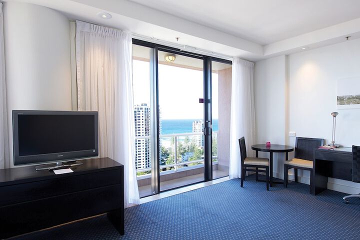 Room 4 of 113