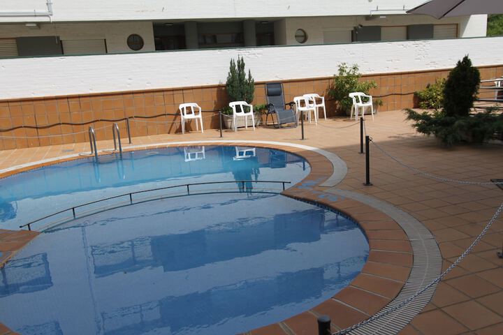 Hotel Pool