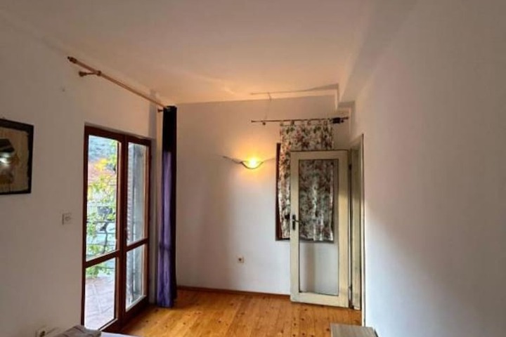 Room 6 of 21