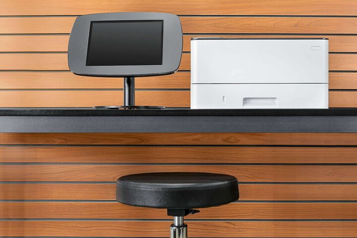 Business Center 69 of 73