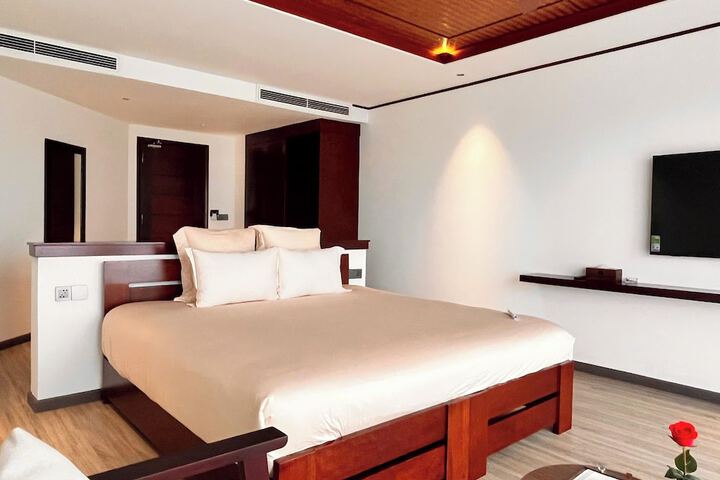 Room 45 of 169