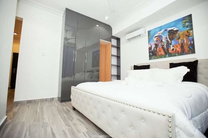 Room 4 of 66