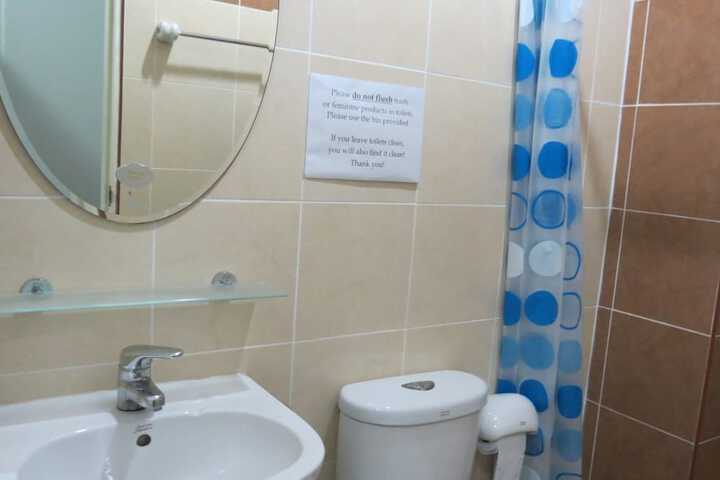 Room 10 of 16