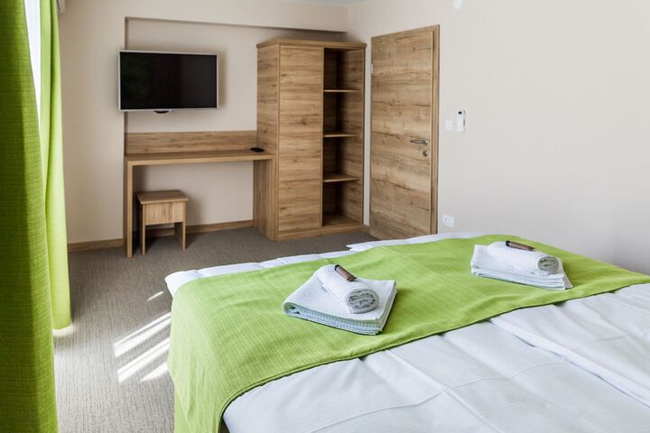 Room 21 of 25