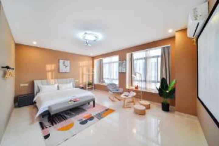 Room 5 of 7
