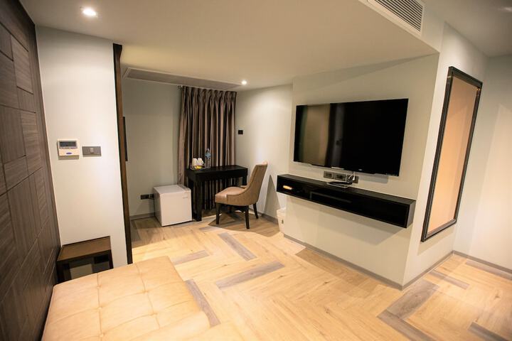 Room 35 of 82