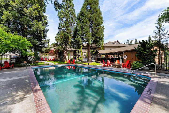 Pool 54 of 73
