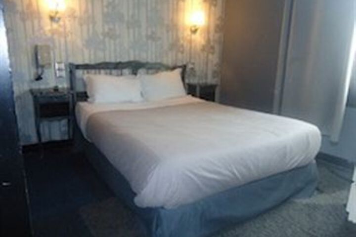 Room 16 of 23