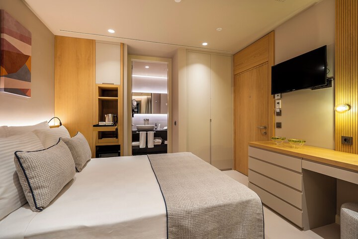 Room 13 of 112