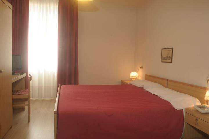 Room 13 of 50