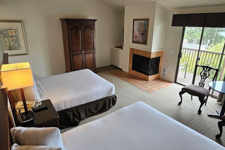 Room 28 of 62