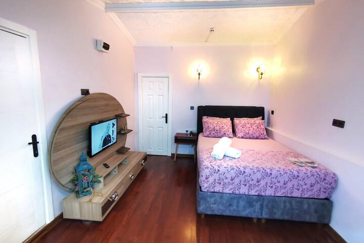 Room 6 of 22