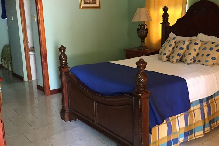 Room 25 of 162
