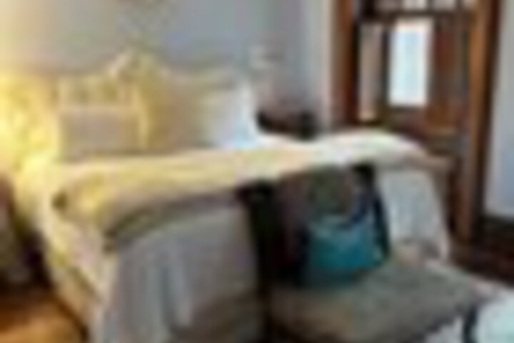 Room 32 of 78