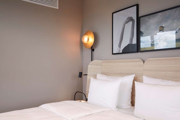 Room 15 of 71