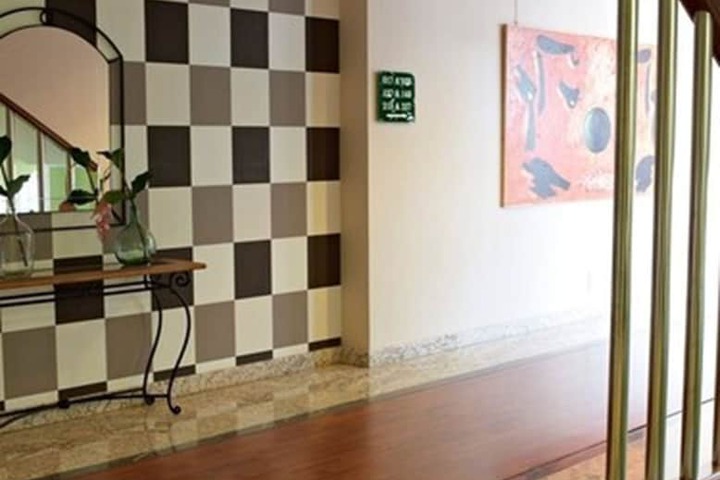 Hotel 2 of 65