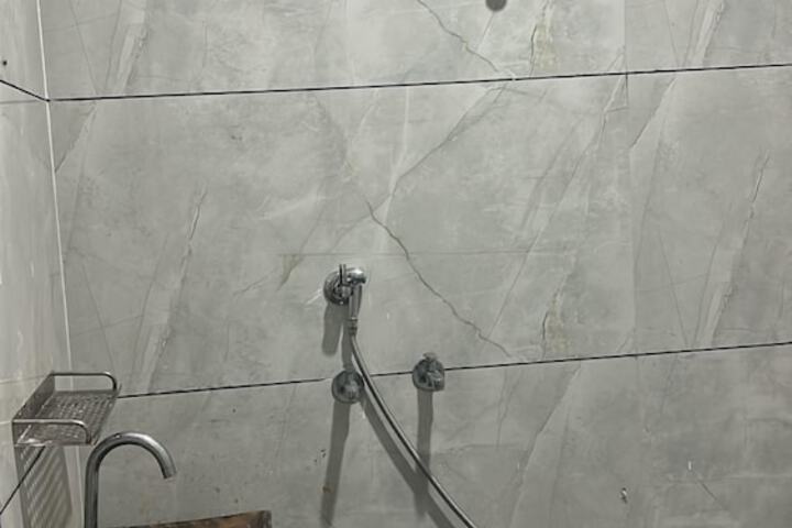 Room 16 of 28