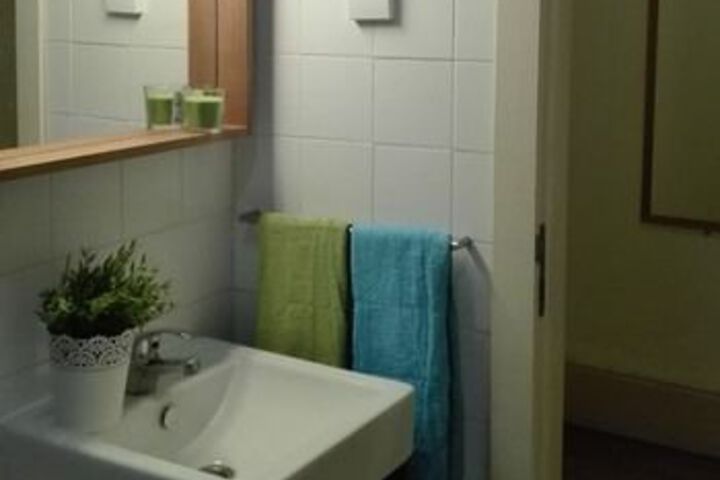 Room 4 of 12