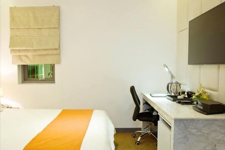 Room 16 of 68