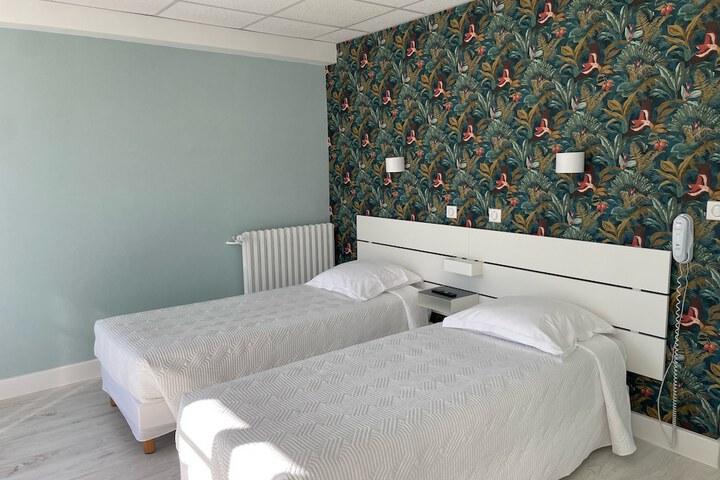 Room 4 of 36