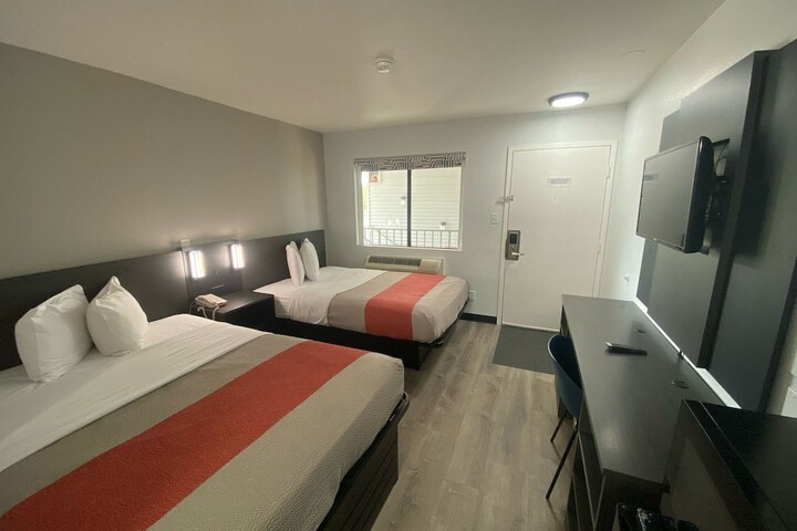 Room 14 of 51