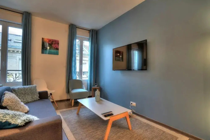 Room 10 of 11