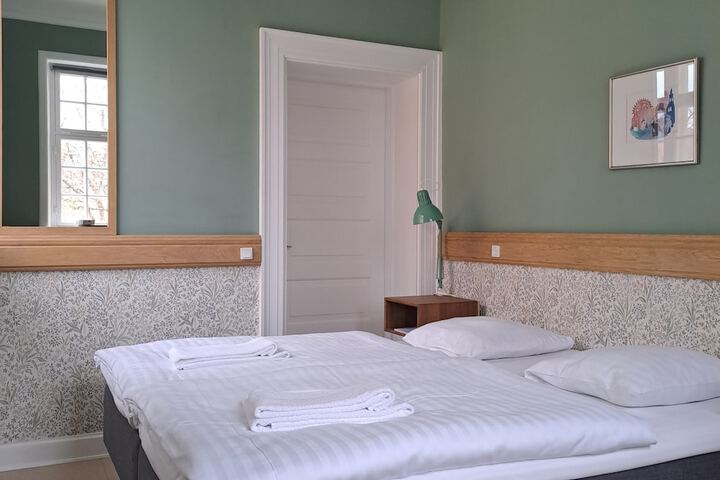 Room 11 of 22