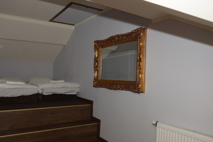Room 25 of 57