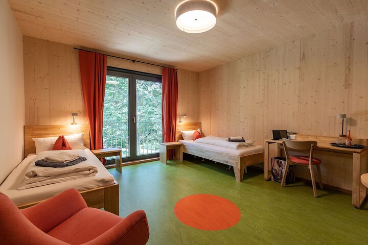 Room 3 of 48