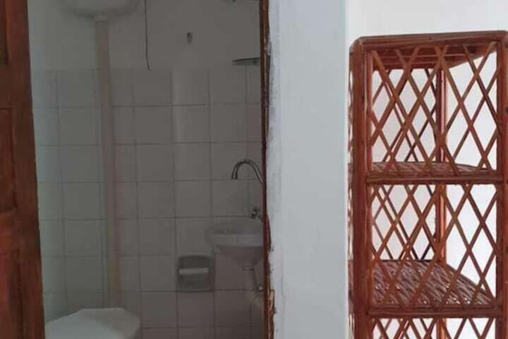 Room 70 of 86