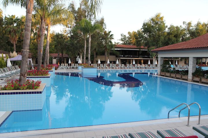 Hotel with Pool