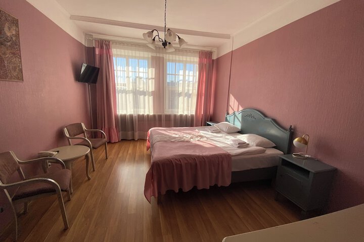 Room 164 of 272