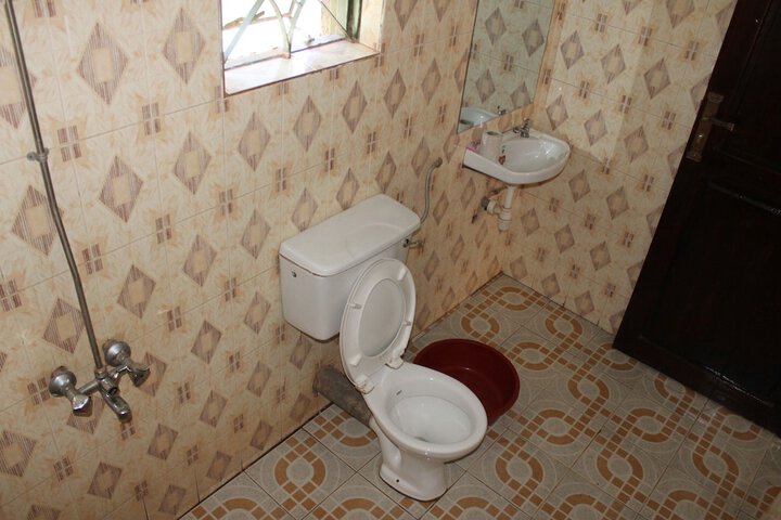 Room 9 of 10