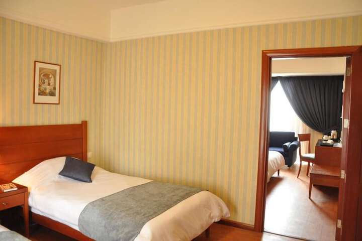 Room 8 of 54